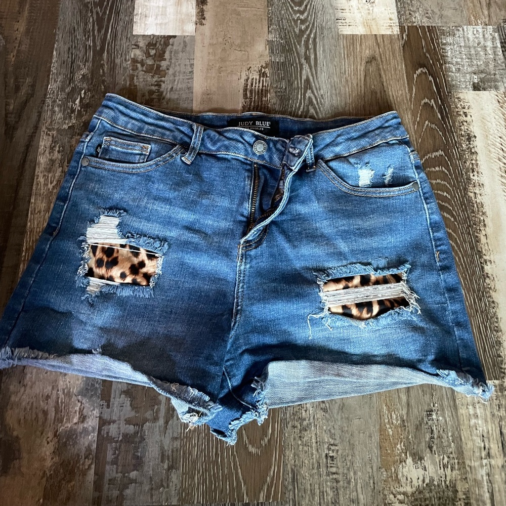 Distressed Judy Blue jean shorts